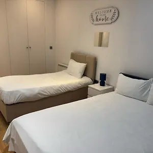 Comfortable - Cosy - Budget In Center Pensión Londres