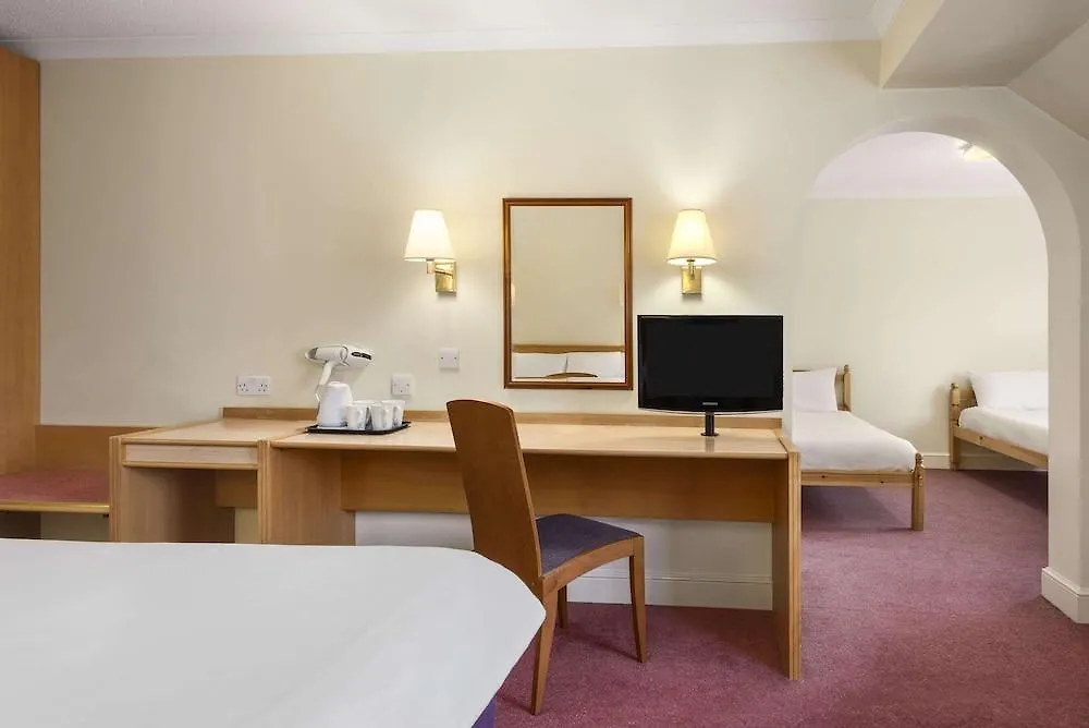 Super 8 By Wyndham Chester East
