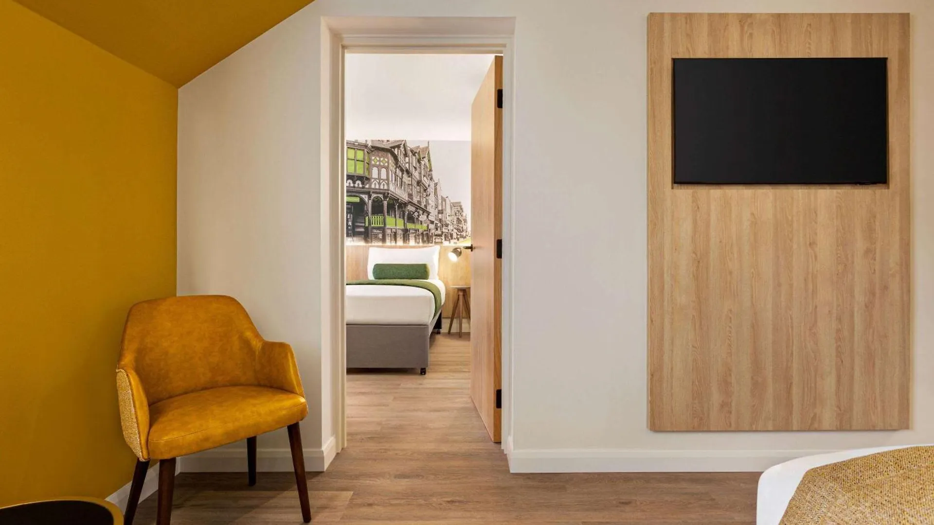 Super 8 By Wyndham Chester East Hotel