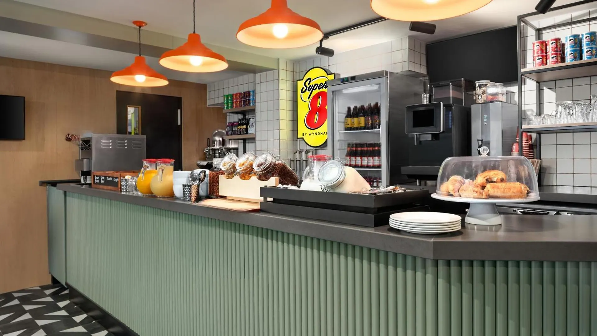 Hotel Super 8 By Wyndham Chester East