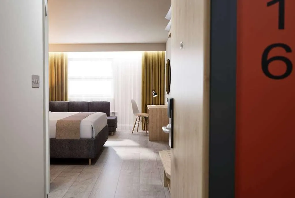 *** Hotel Super 8 By Wyndham Chester East United Kingdom