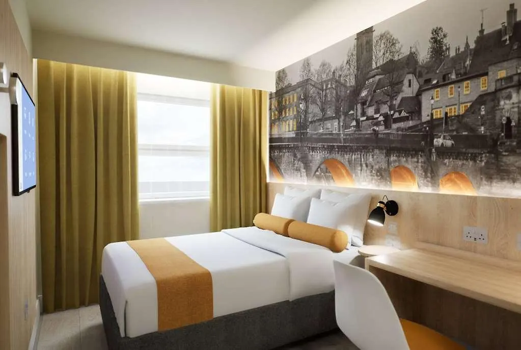 Super 8 By Wyndham Chester East Hotel