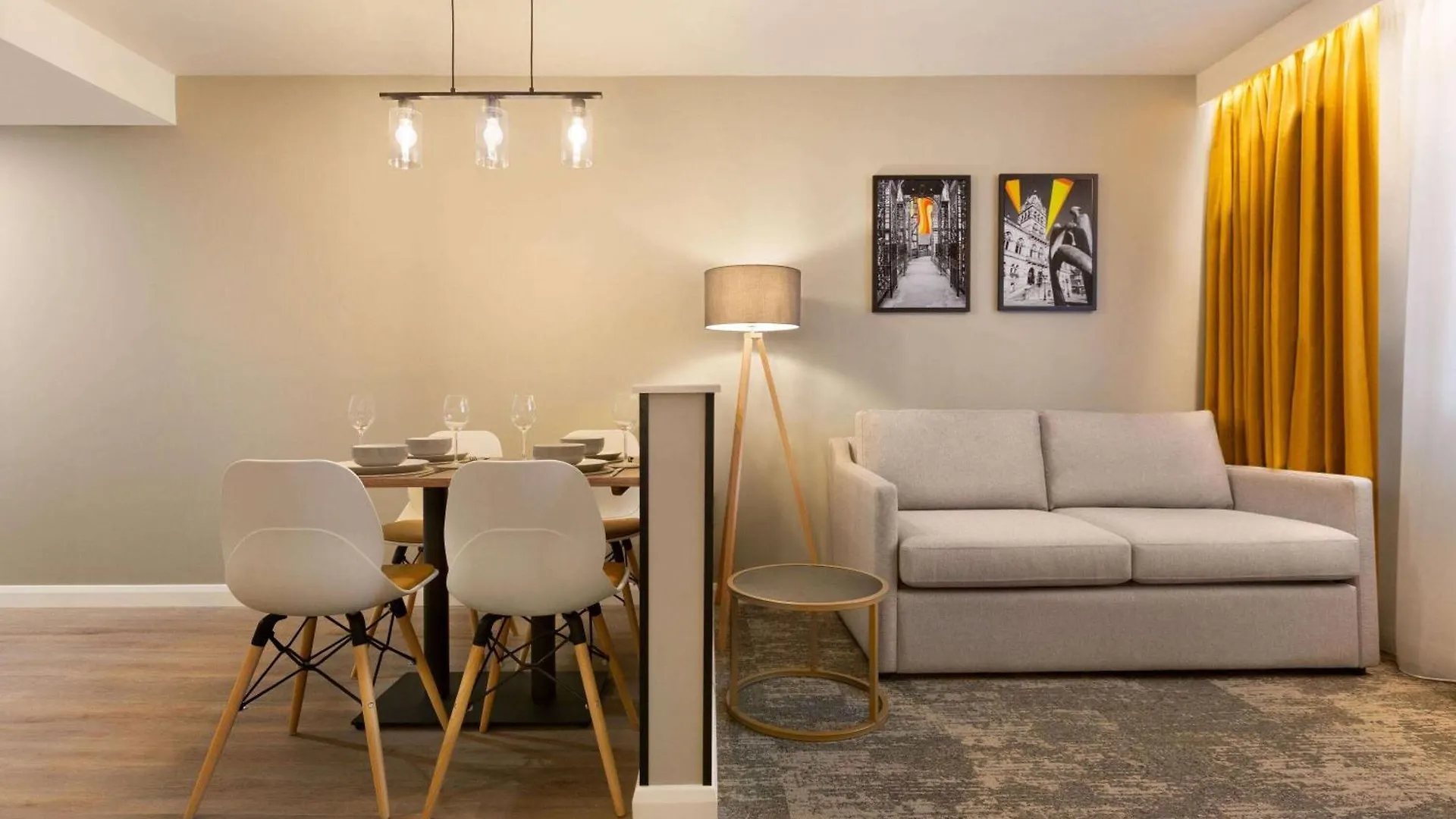 Hotel Super 8 By Wyndham Chester East