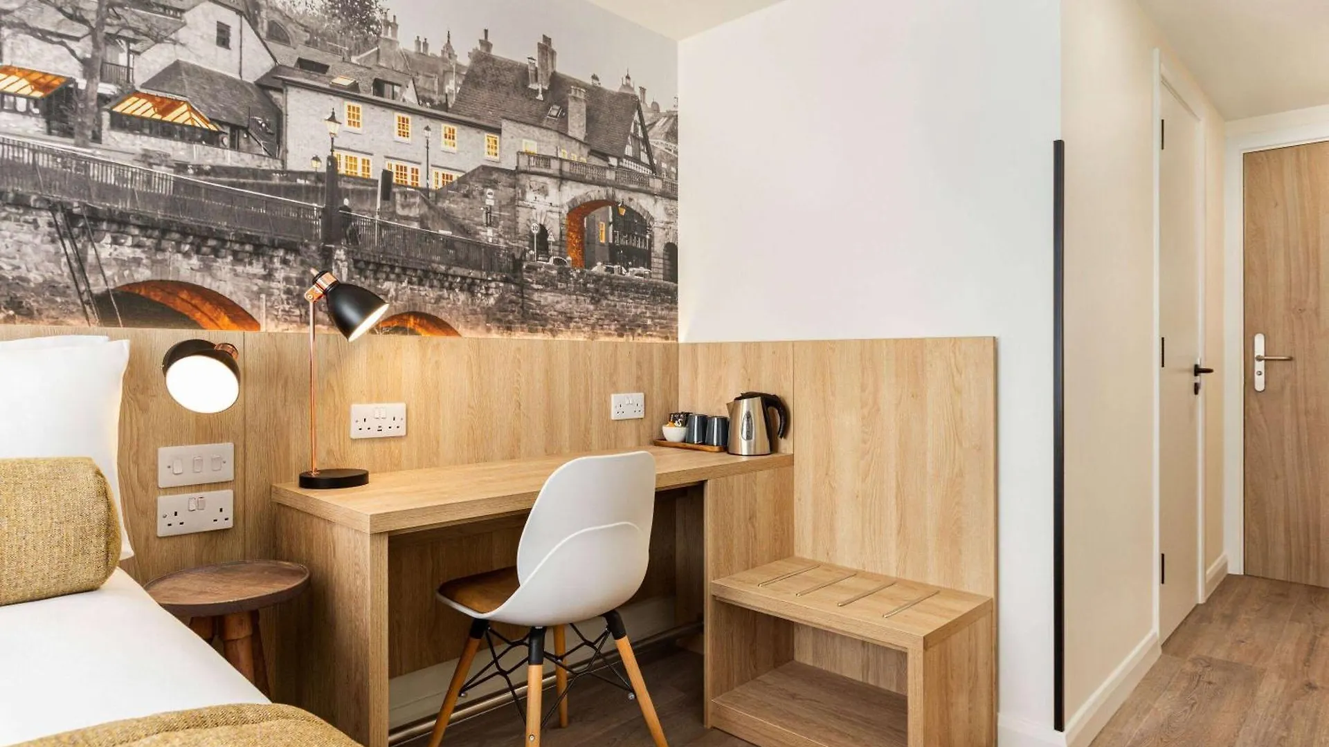 Hotel Super 8 By Wyndham Chester East