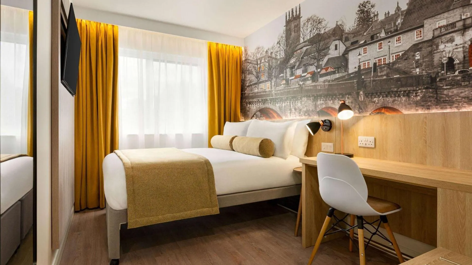 Super 8 By Wyndham Chester East Hotel
