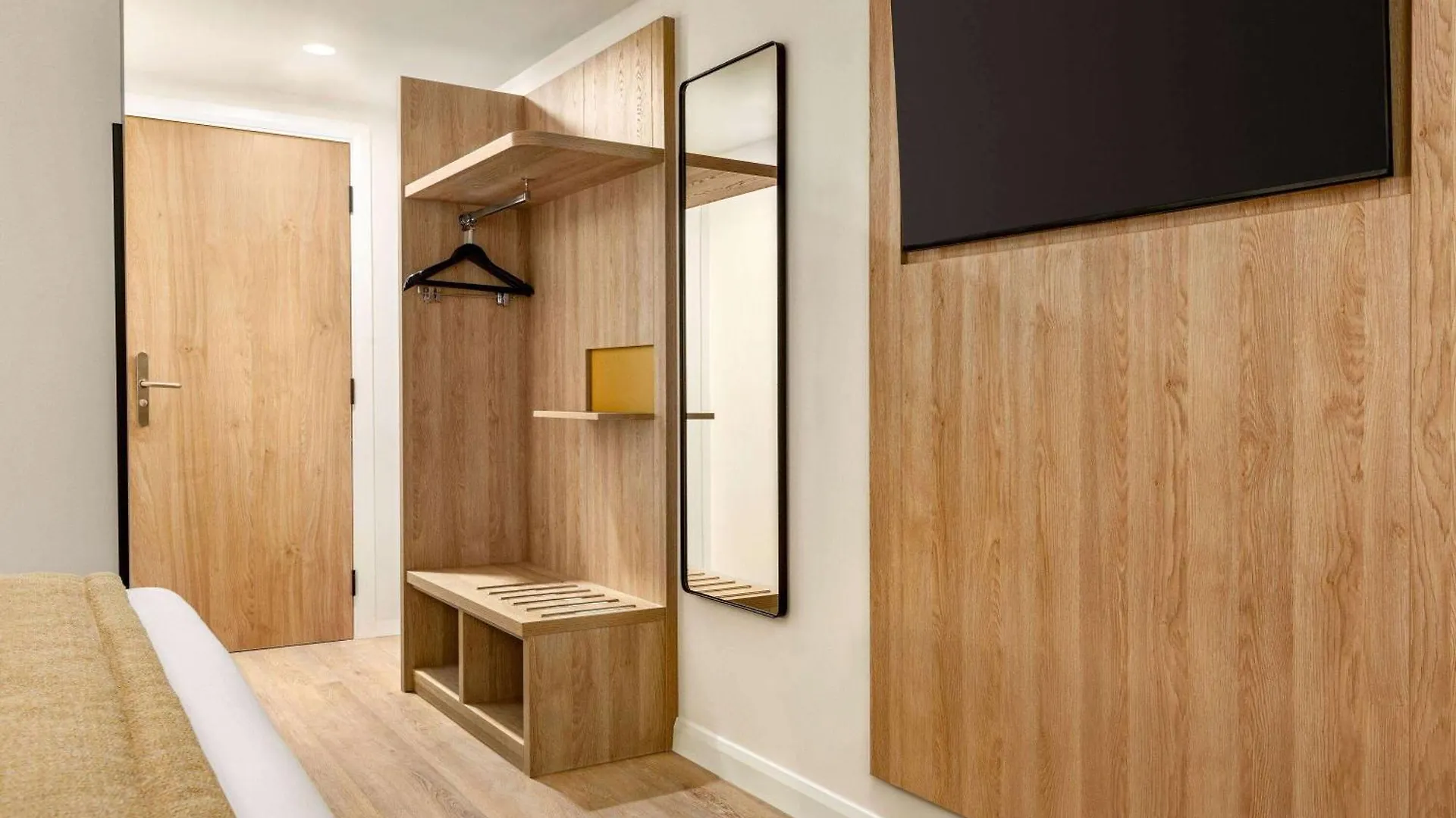 Hotel Super 8 By Wyndham Chester East