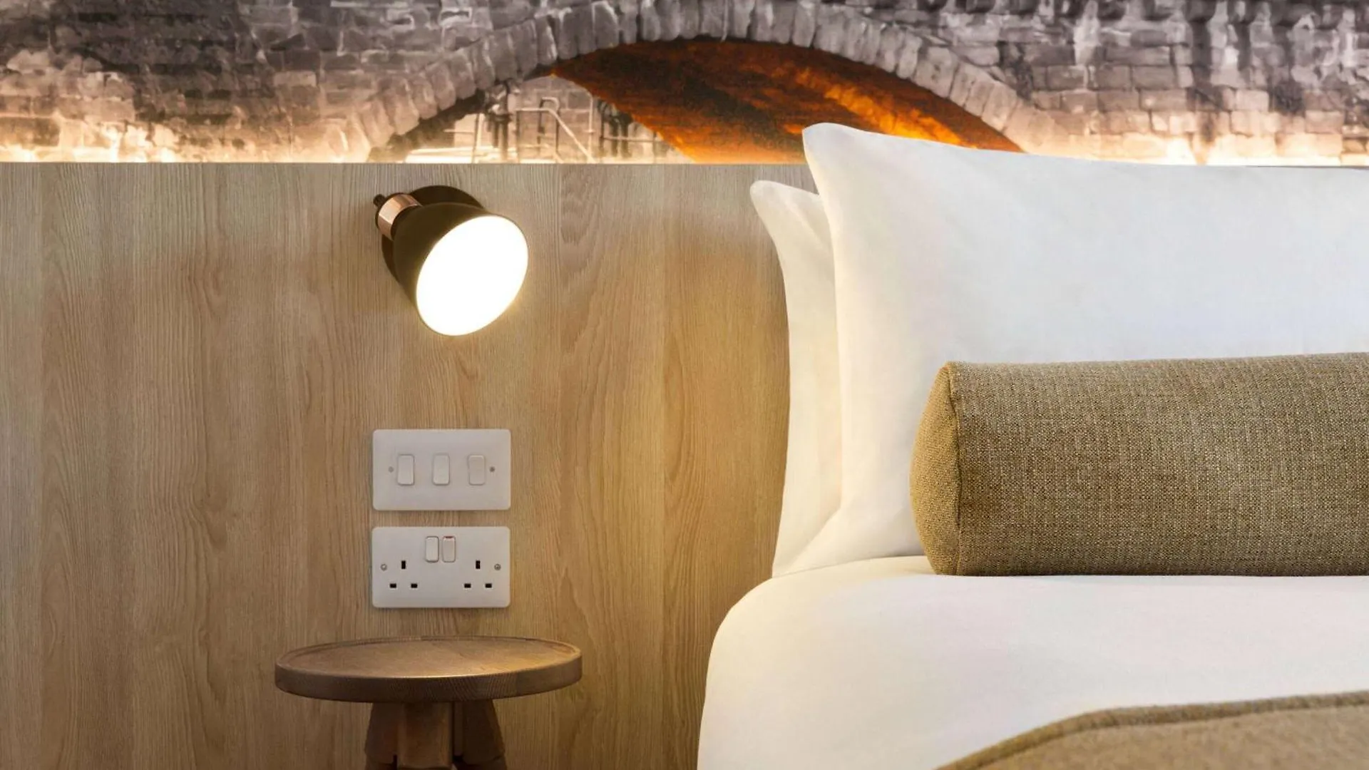 *** Hotel Super 8 By Wyndham Chester East United Kingdom