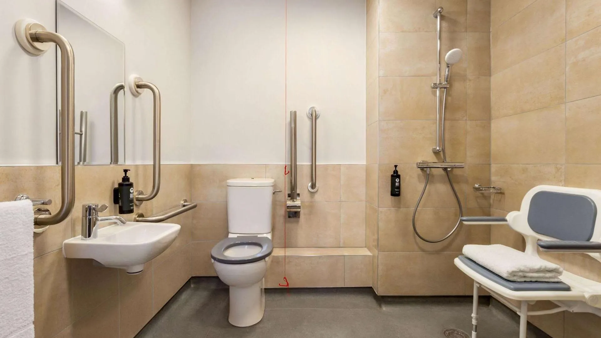 Hotel Super 8 By Wyndham Chester East