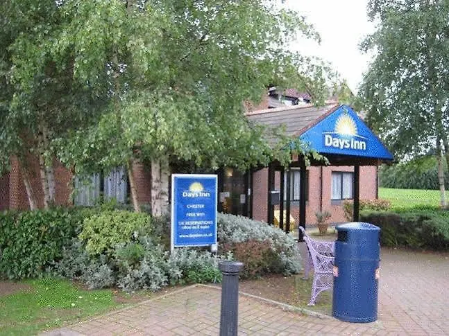 *** Hotel Super 8 By Wyndham Chester East United Kingdom